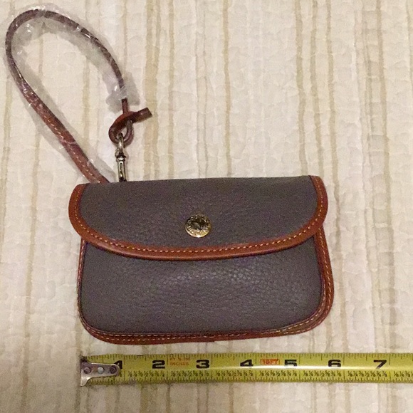 Dooney & Bourke Elephant Gray Pebble Grain genuine leather Wristlet Pouch Wallet - Picture 8 of 10